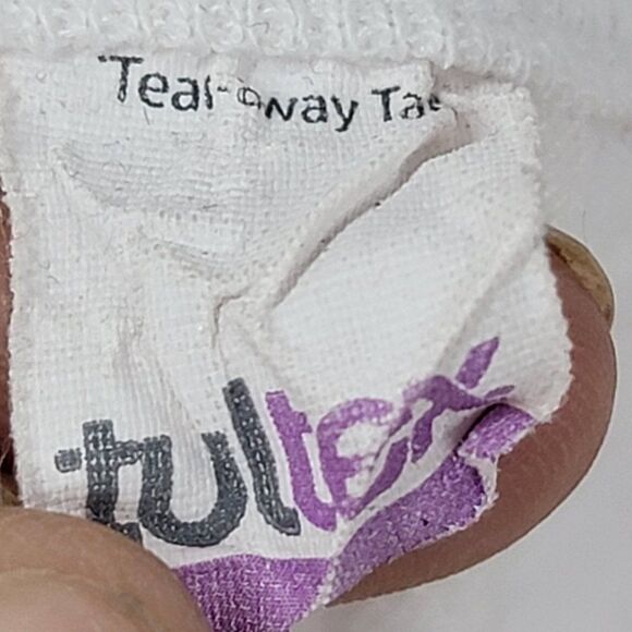 𝅺ELI Young Bank Keep on Dreamin Even If it Breaks Your Heart - Picture 12 of 12